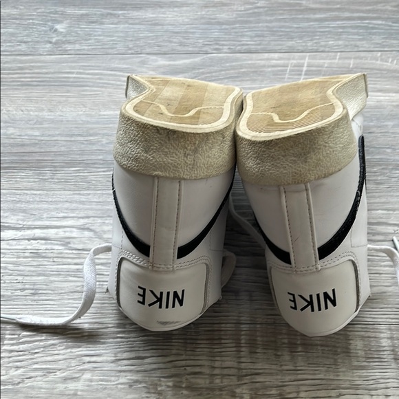 Nike Blazer High-Top Sneakers  sizes 7.5 - Picture 6 of 8